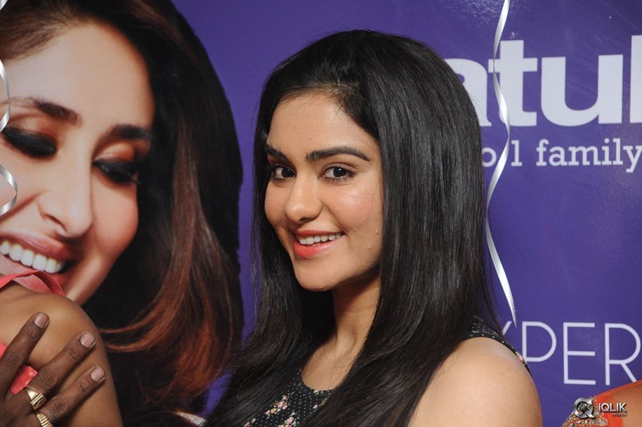 Adah-Sharma-Launches-Naturals-Salon-at-Pragathi-Nagar